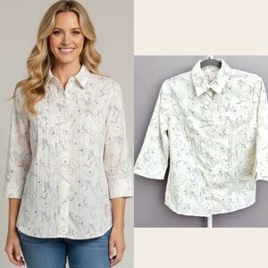 Vintage Romantic Boho Cottagecore Floral  Cream White Button Down Blouse Shirt.